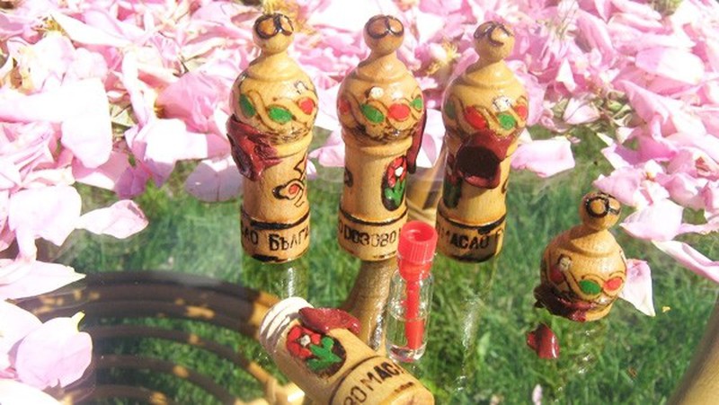 Tinh dầu hoa hồng ở Bulgaria đắt đỏ nhất