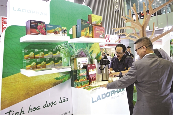 Khai thác mỏ dược liệu việt 2