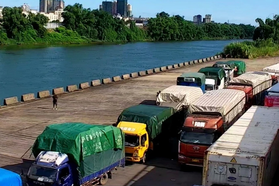 Xuất khẩu tôm hùm tại cửa khẩu Móng Cái trở lại bình thường